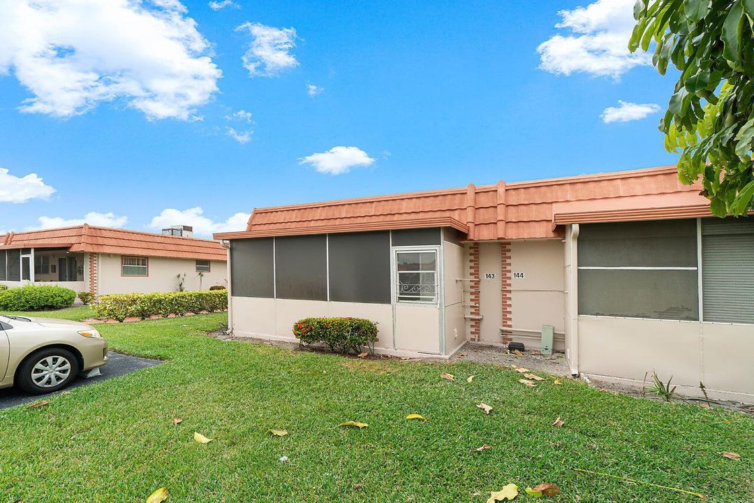 005-143SevilleWay-DelrayBeach-FL-small