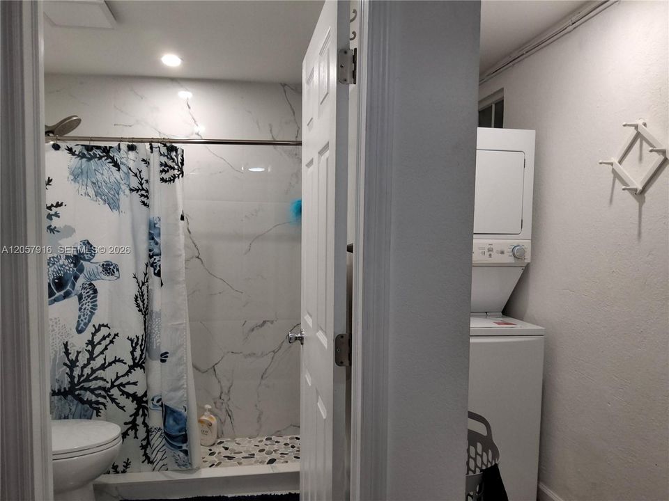 En Venta: $660,000 (4 camas, 2 baños, 1925 Pies cuadrados)