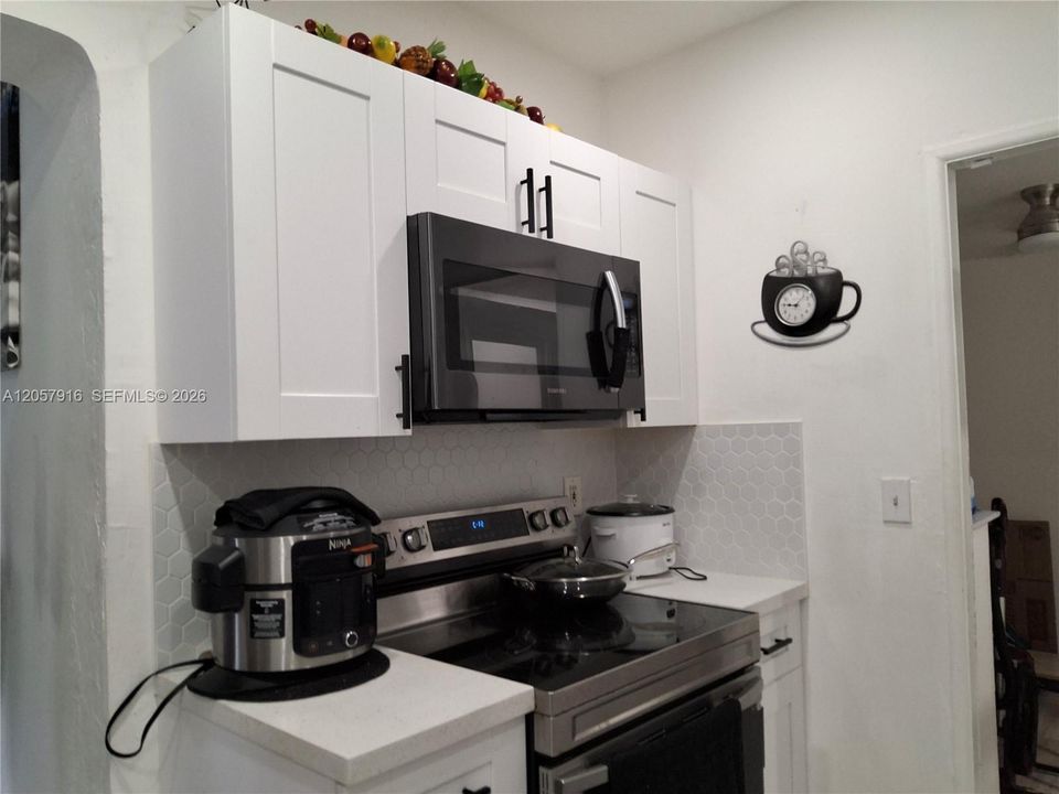 En Venta: $660,000 (4 camas, 2 baños, 1925 Pies cuadrados)