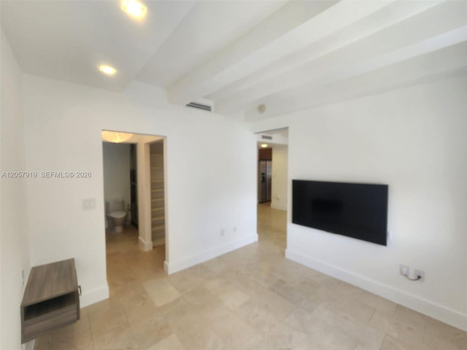 В аренду: $2,200 (1 спален, 1 ванн, 540 Квадратных фут)