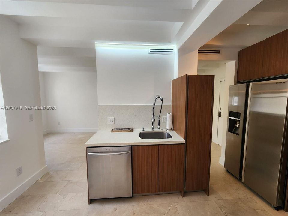 В аренду: $2,200 (1 спален, 1 ванн, 540 Квадратных фут)