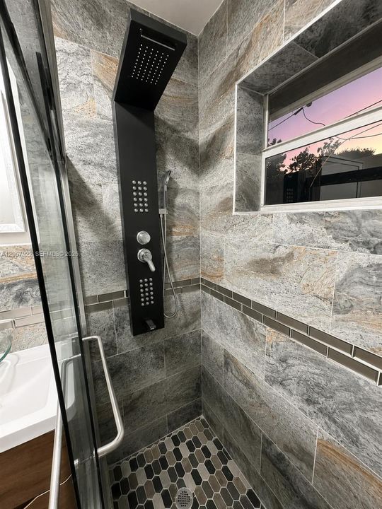 En Renta: $4,000 (4 camas, 2 baños, 1732 Pies cuadrados)