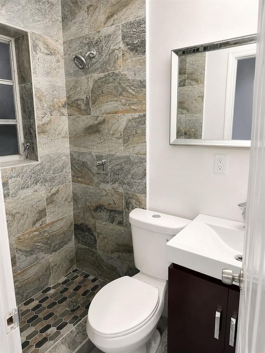 En Renta: $4,000 (4 camas, 2 baños, 1732 Pies cuadrados)