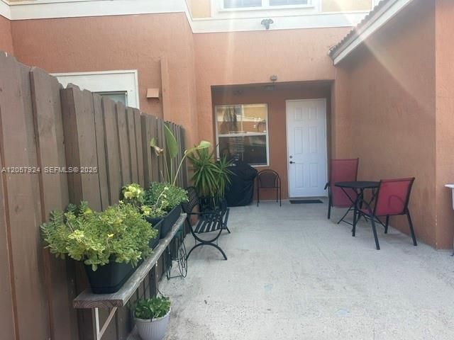 В аренду: $2,700 (4 спален, 3 ванн, 1661 Квадратных фут)