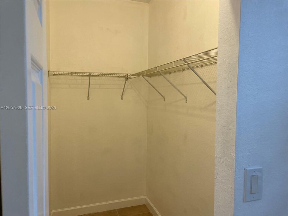 For Rent: $1,600 (0 beds, 1 baths, 434 Square Feet)
