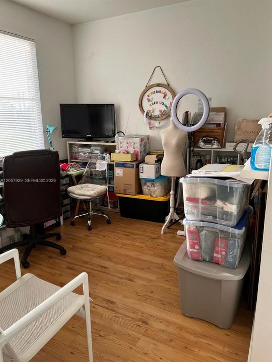 For Rent: $2,500 (3 beds, 2 baths, 1142 Square Feet)