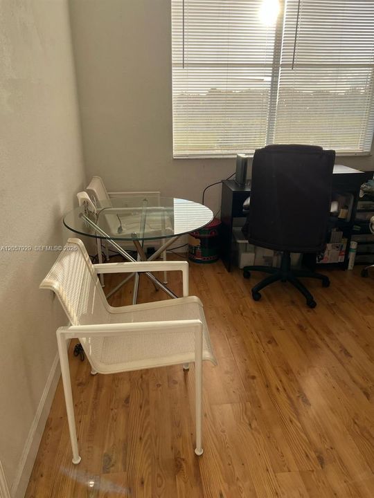 For Rent: $2,500 (3 beds, 2 baths, 1142 Square Feet)