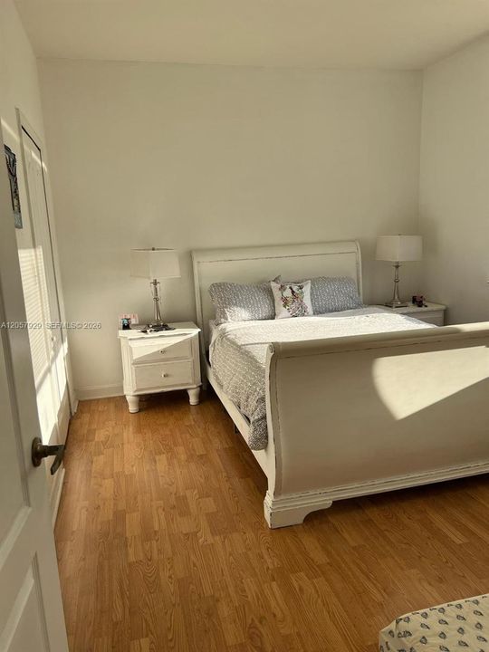 For Rent: $2,500 (3 beds, 2 baths, 1142 Square Feet)
