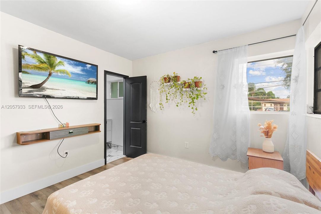 В аренду: $3,600 (3 спален, 2 ванн, 1207 Квадратных фут)
