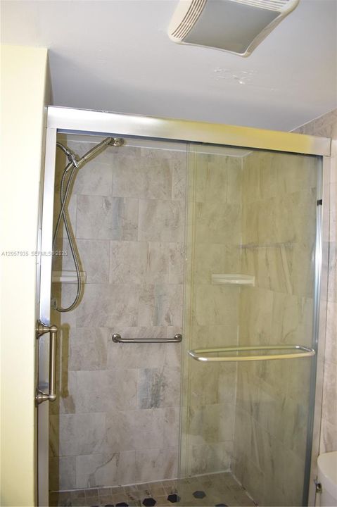 For Sale: $106,000 (2 beds, 2 baths, 850 Square Feet)