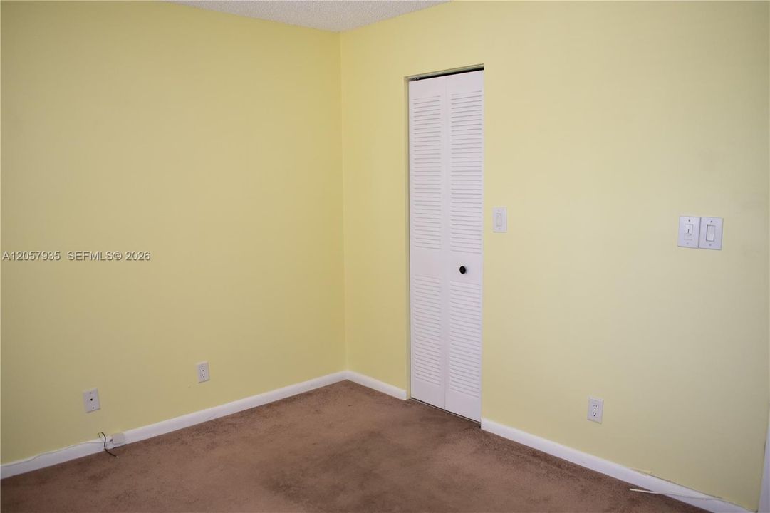 For Sale: $106,000 (2 beds, 2 baths, 850 Square Feet)