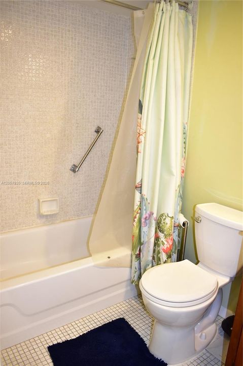 For Sale: $106,000 (2 beds, 2 baths, 850 Square Feet)