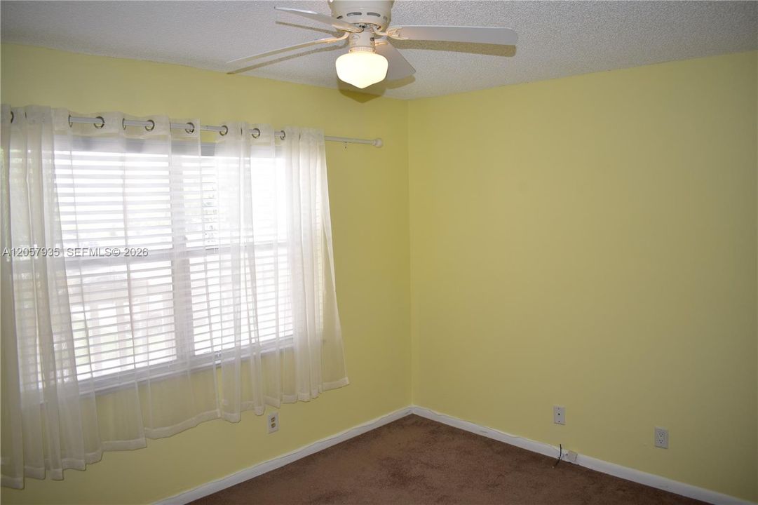 For Sale: $106,000 (2 beds, 2 baths, 850 Square Feet)