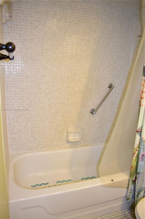 For Sale: $106,000 (2 beds, 2 baths, 850 Square Feet)