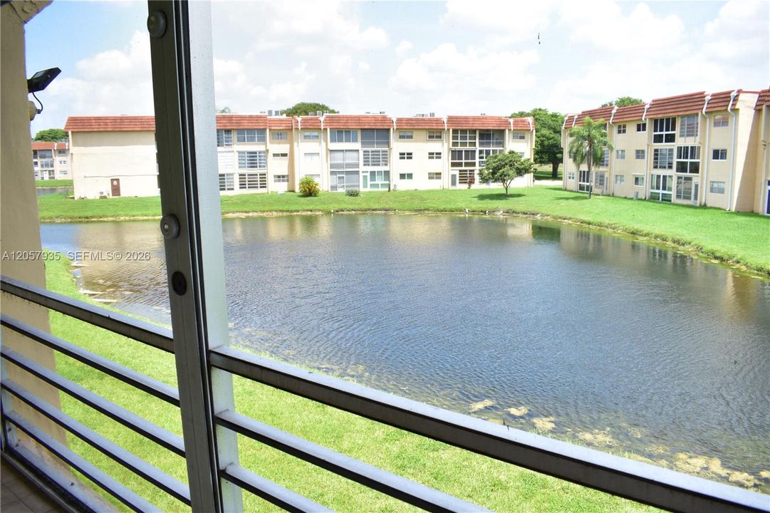 For Sale: $106,000 (2 beds, 2 baths, 850 Square Feet)