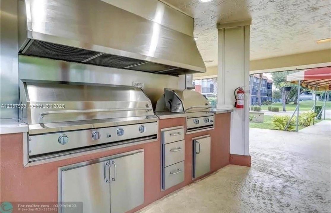 В аренду: $2,000 (1 спален, 1 ванн, 800 Квадратных фут)
