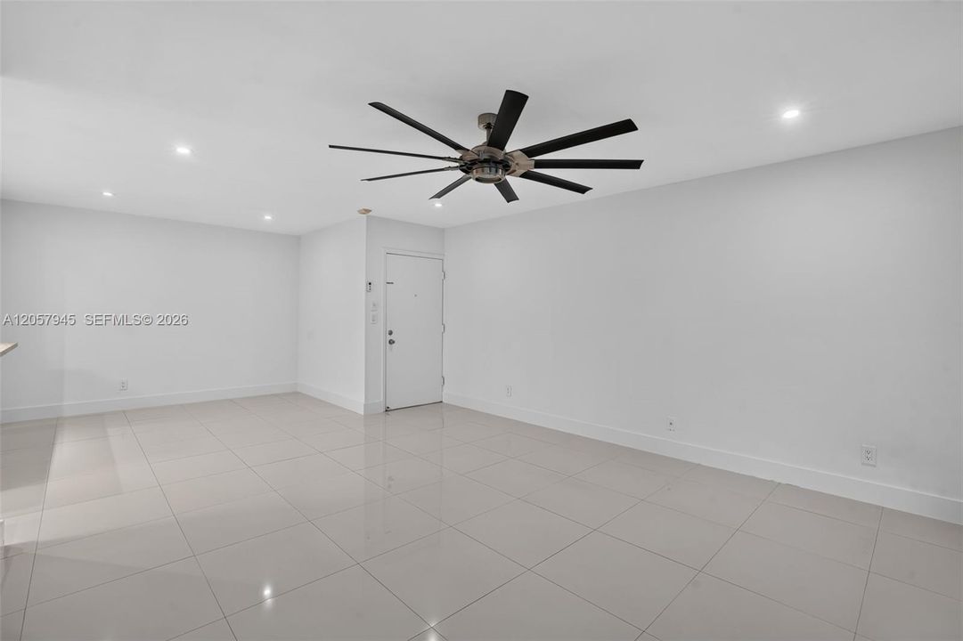 В аренду: $2,650 (3 спален, 2 ванн, 1227 Квадратных фут)
