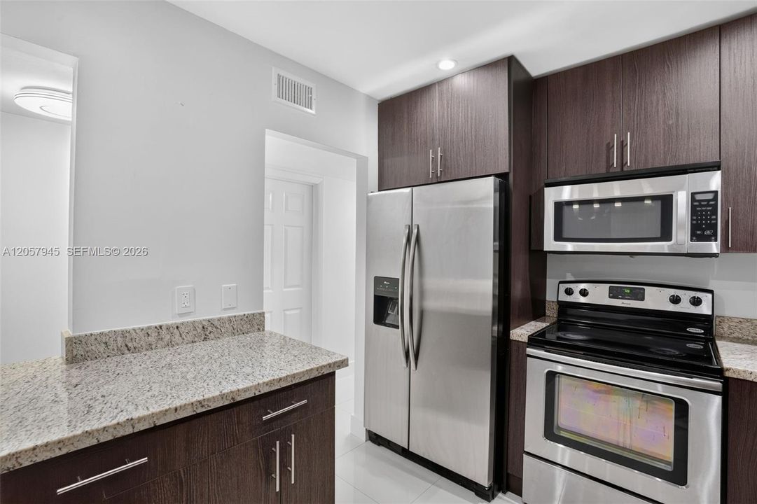 В аренду: $2,650 (3 спален, 2 ванн, 1227 Квадратных фут)