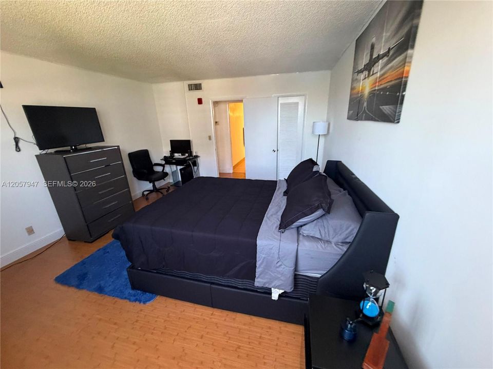 В аренду: $1,800 (1 спален, 1 ванн, 825 Квадратных фут)
