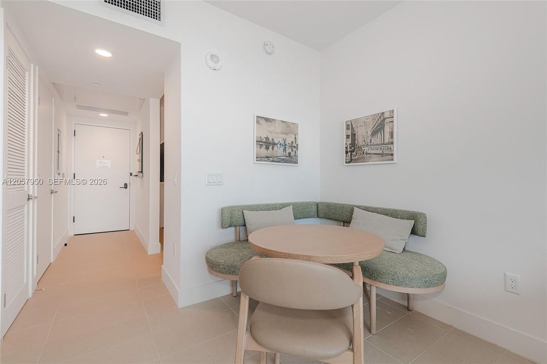 В аренду: $2,950 (1 спален, 1 ванн, 439 Квадратных фут)
