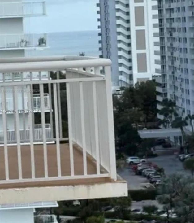 На продажу: $350,000 (2 спален, 1 ванн, 943 Квадратных фут)