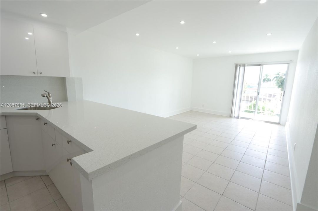 For Rent: $1,750 (1 beds, 1 baths, 605 Square Feet)