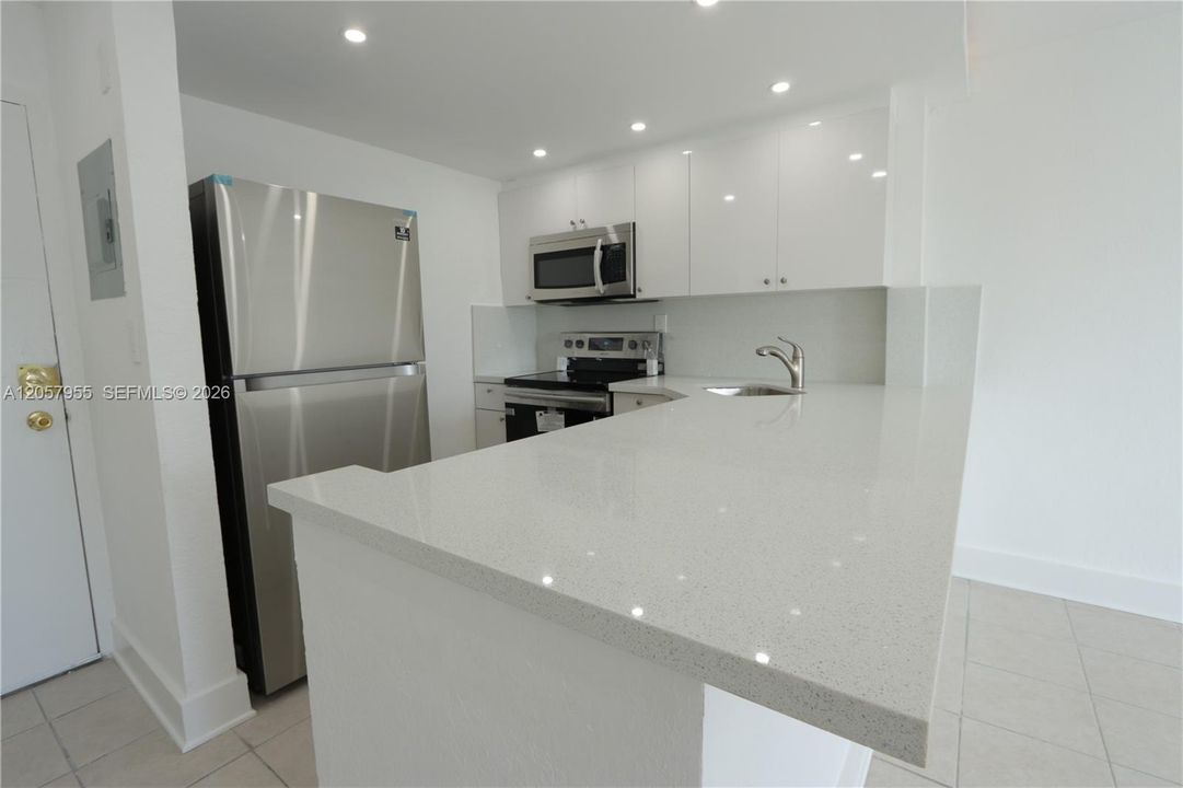 For Rent: $1,750 (1 beds, 1 baths, 605 Square Feet)