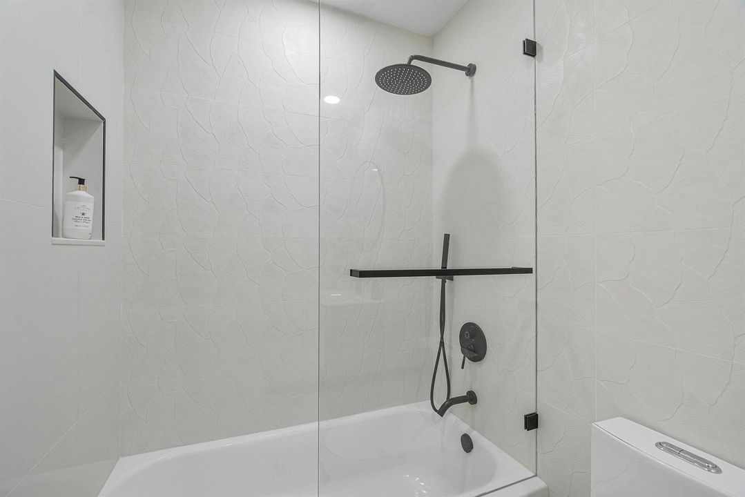 033-2708Northeast1stAvenue-WiltonManors-