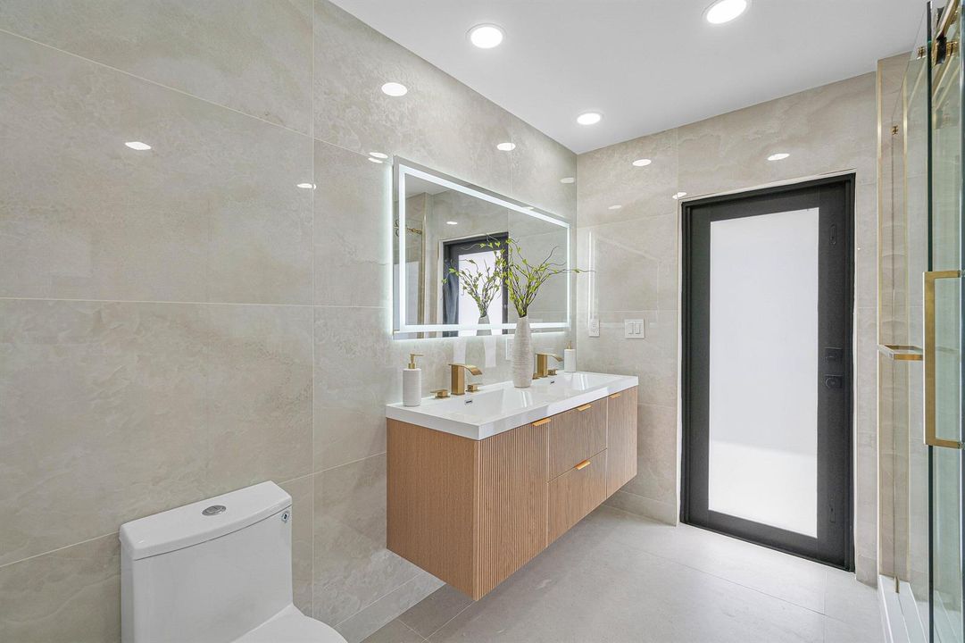 026-2708Northeast1stAvenue-WiltonManors-