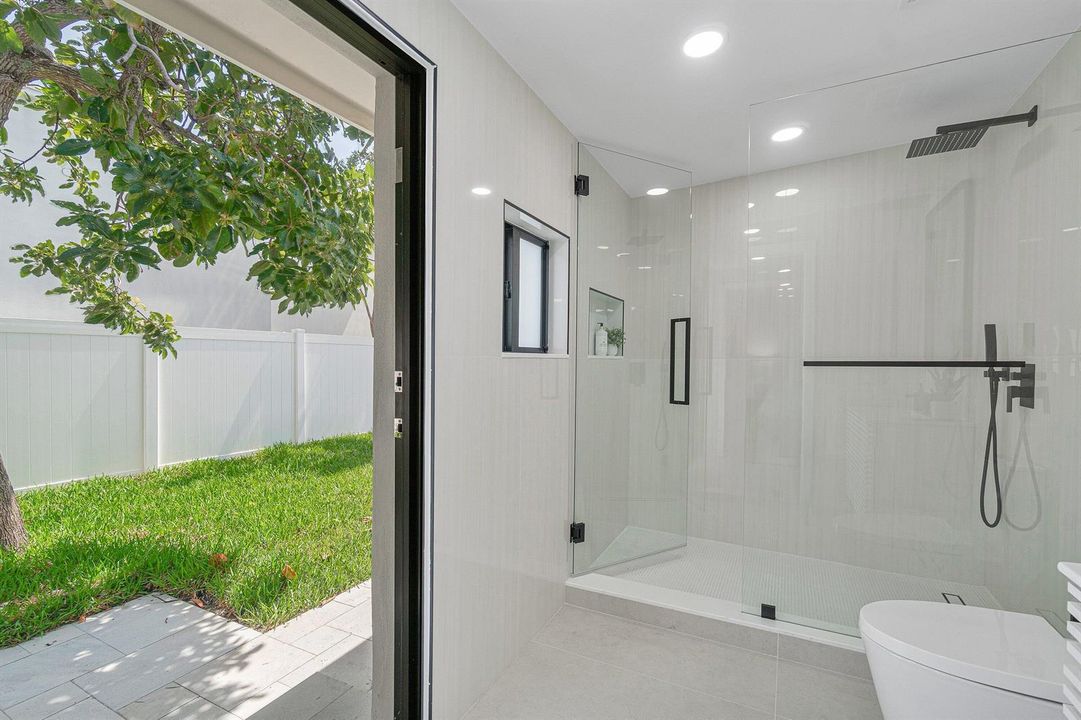 044-2708Northeast1stAvenue-WiltonManors-