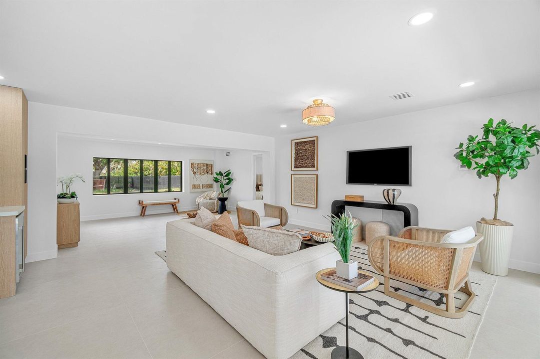 010-2708Northeast1stAvenue-WiltonManors-