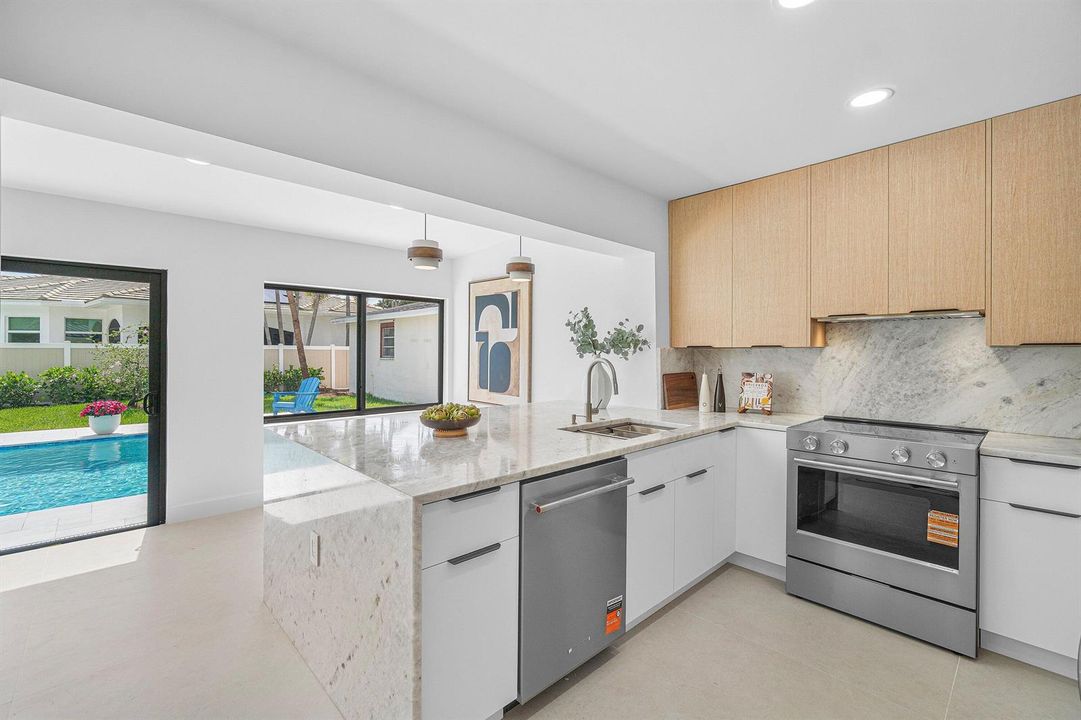 014-2708Northeast1stAvenue-WiltonManors-