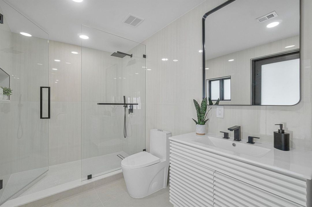 042-2708Northeast1stAvenue-WiltonManors-
