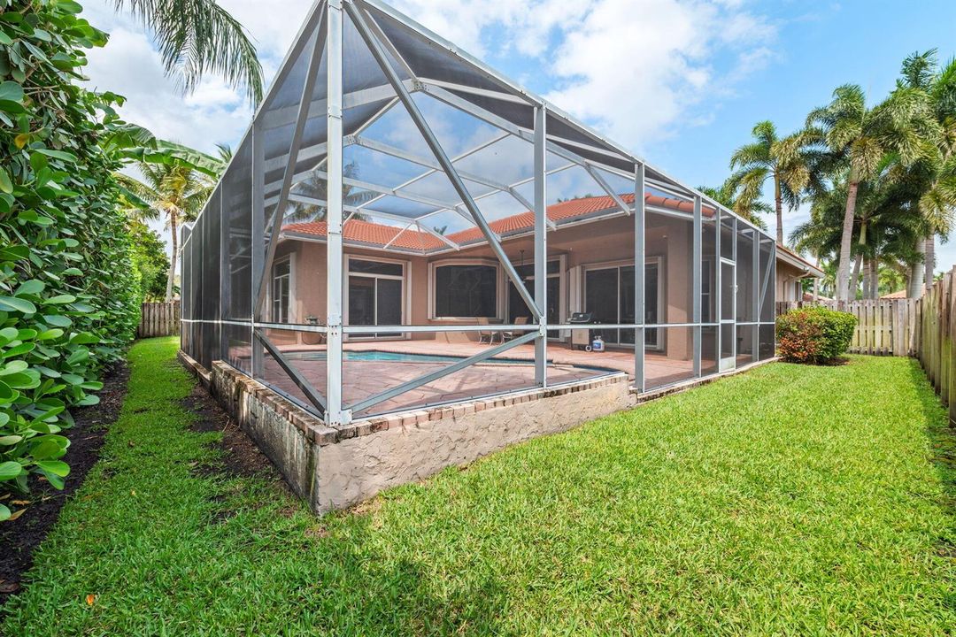 30-web-or-mls-77-nw-108th-way