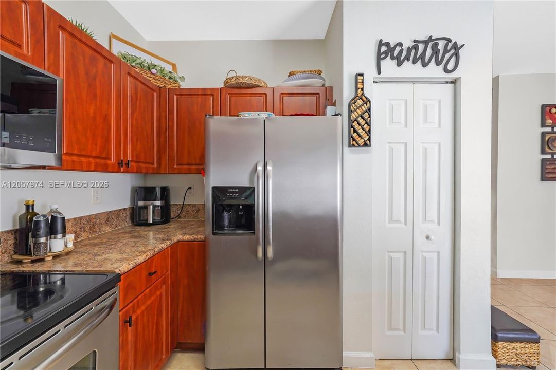 В аренду: $2,800 (3 спален, 2 ванн, 1416 Квадратных фут)