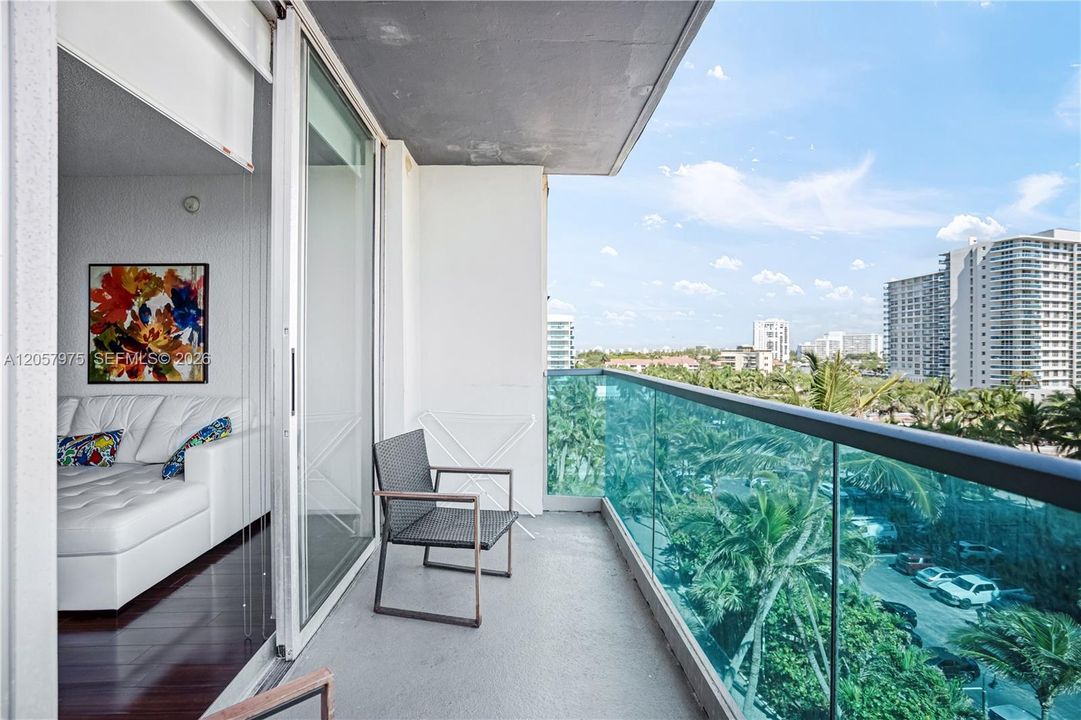 For Sale: $560,000 (2 beds, 2 baths, 1346 Square Feet)