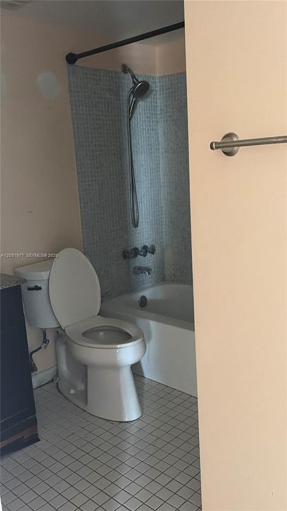 На продажу: $140,000 (2 спален, 1 ванн, 1025 Квадратных фут)
