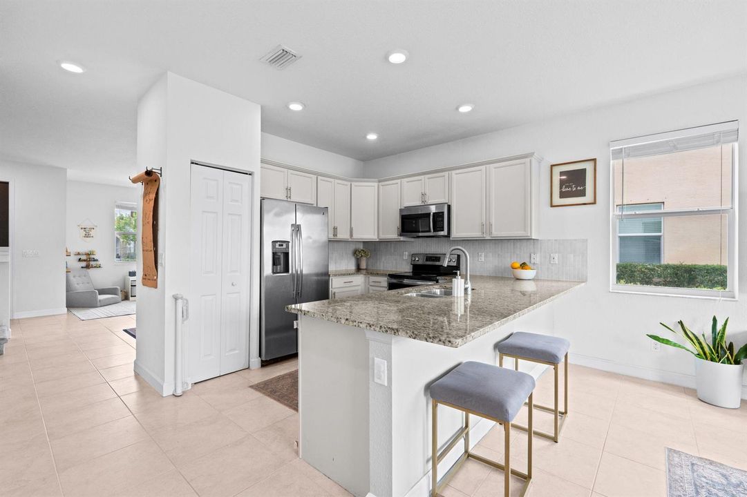 11-web-or-mls-A7409904