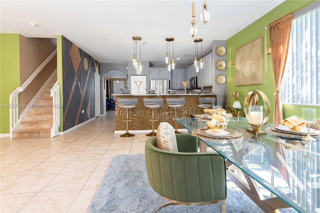 En Venta: $615,000 (6 camas, 4 baños, 3678 Pies cuadrados)