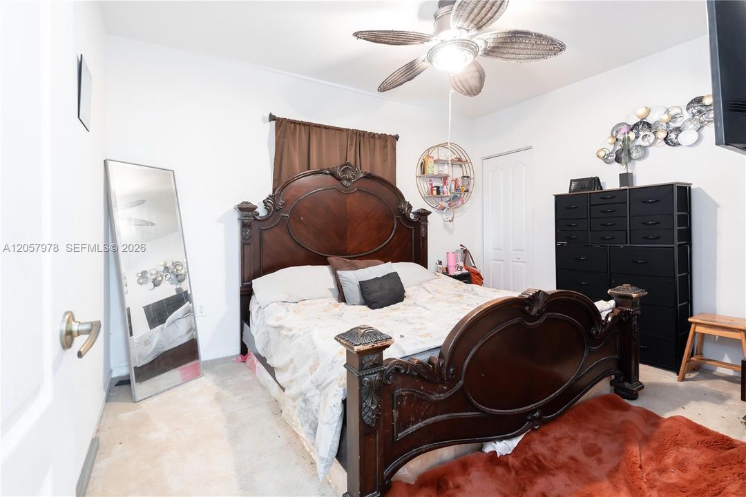 En Venta: $615,000 (6 camas, 4 baños, 3678 Pies cuadrados)