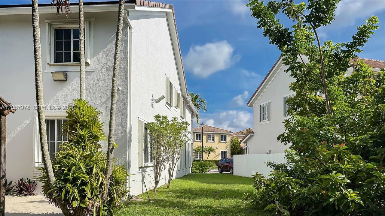 En Venta: $615,000 (6 camas, 4 baños, 3678 Pies cuadrados)