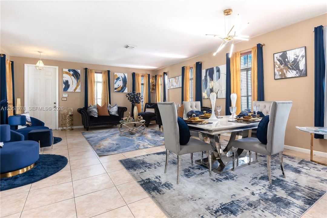 En Venta: $615,000 (6 camas, 4 baños, 3678 Pies cuadrados)