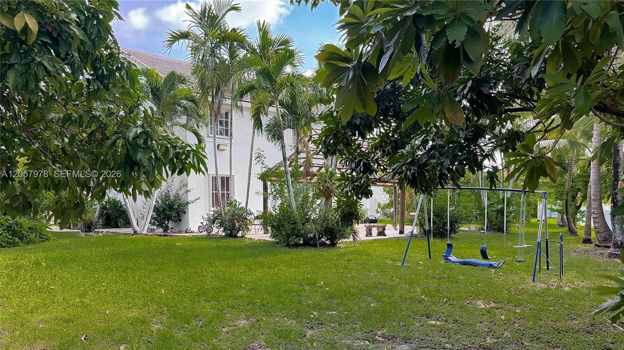 En Venta: $615,000 (6 camas, 4 baños, 3678 Pies cuadrados)
