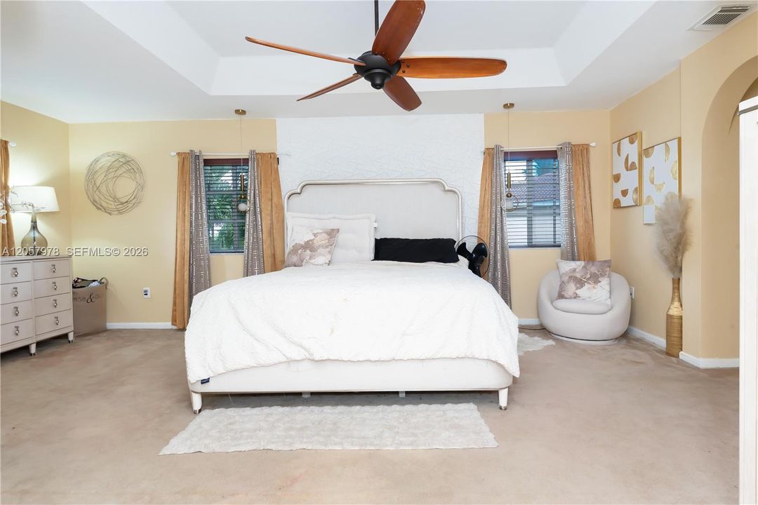 En Venta: $615,000 (6 camas, 4 baños, 3678 Pies cuadrados)