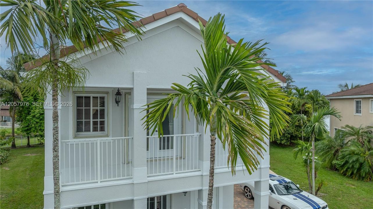 En Venta: $615,000 (6 camas, 4 baños, 3678 Pies cuadrados)