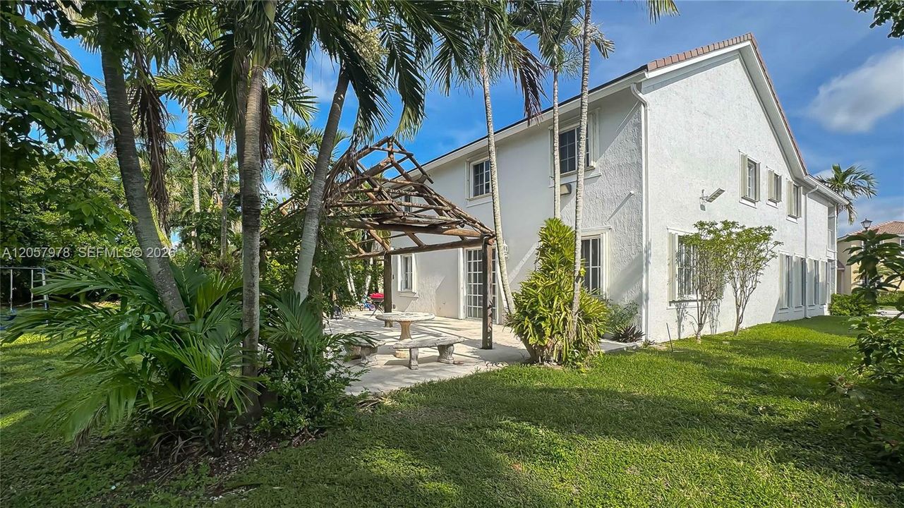 En Venta: $615,000 (6 camas, 4 baños, 3678 Pies cuadrados)