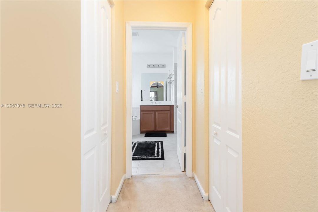 En Venta: $615,000 (6 camas, 4 baños, 3678 Pies cuadrados)