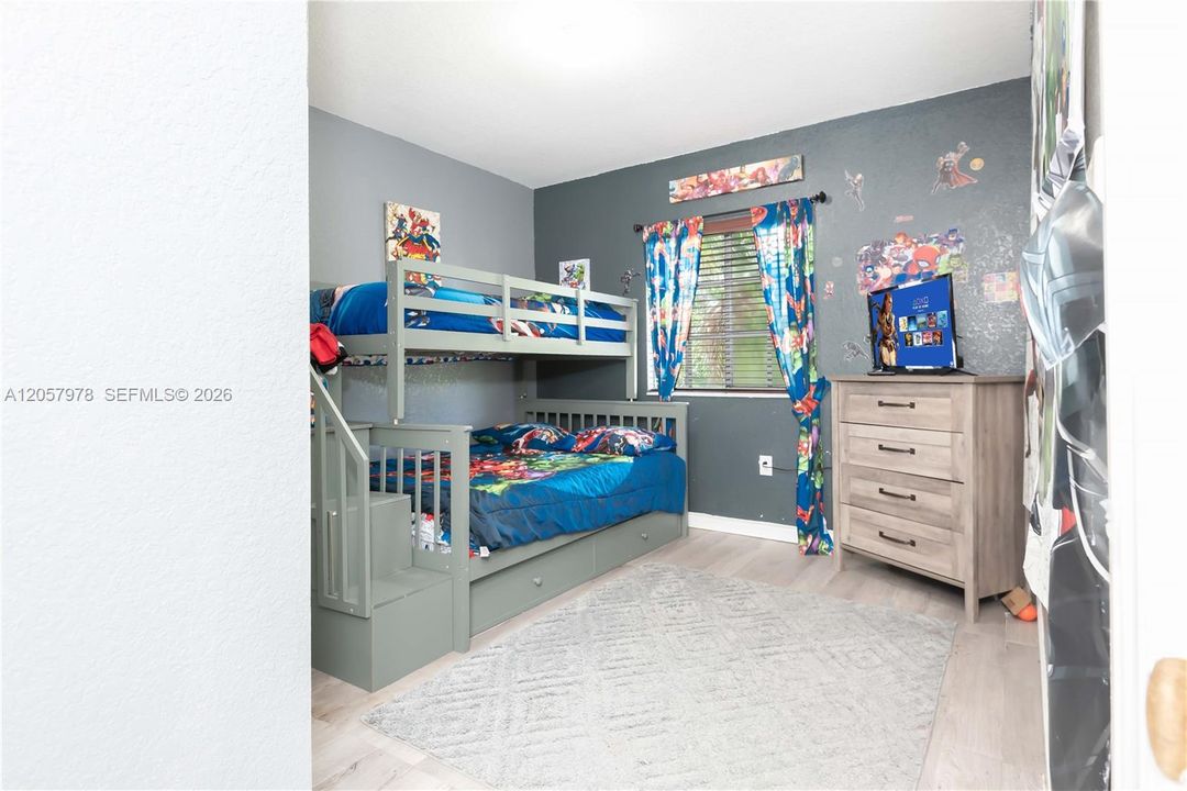 En Venta: $615,000 (6 camas, 4 baños, 3678 Pies cuadrados)