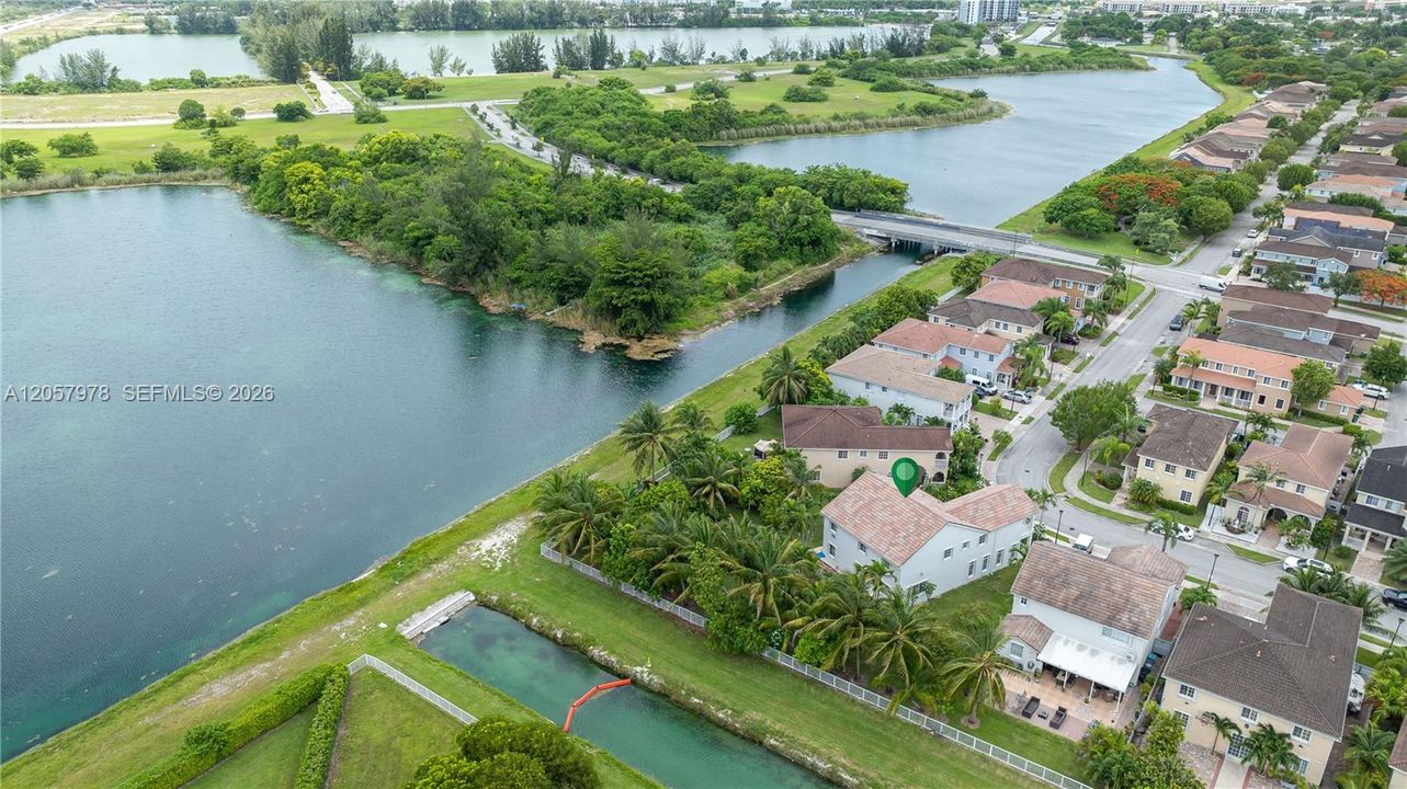 En Venta: $615,000 (6 camas, 4 baños, 3678 Pies cuadrados)