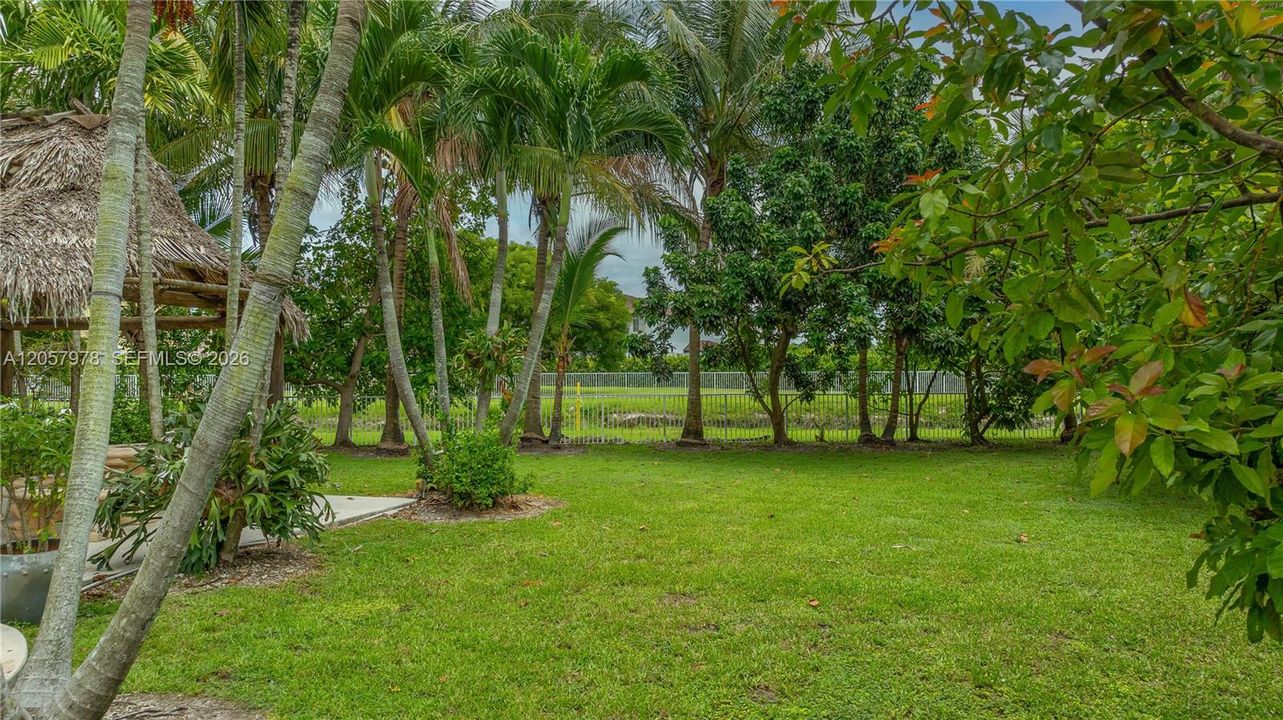 En Venta: $615,000 (6 camas, 4 baños, 3678 Pies cuadrados)